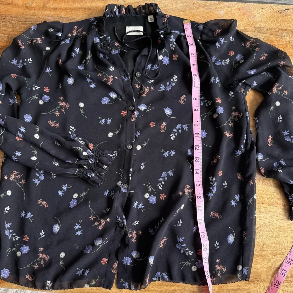 Aritzia Wilfred Floral Blouse Black Ruffle Tie Neck Lightweight – XS